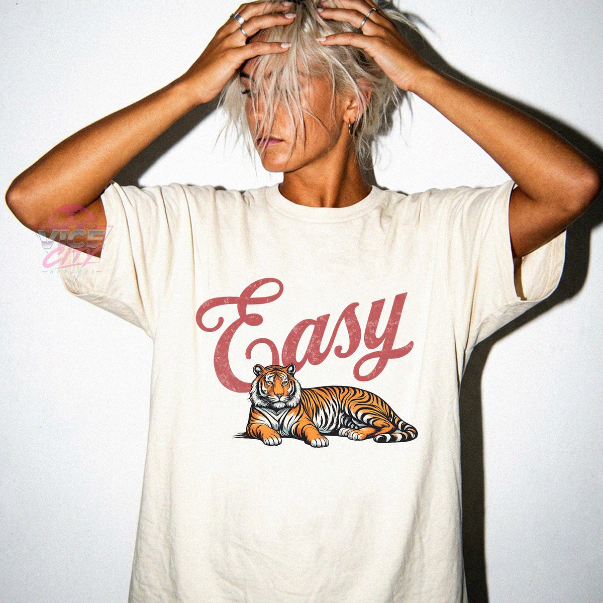 Easy Tiger T-shirt, retro tiger T-shirt, tiger print T-shirt, trendy bohemian T-shirt, cool T-shirts for women, vintage retro tiger T-shirt