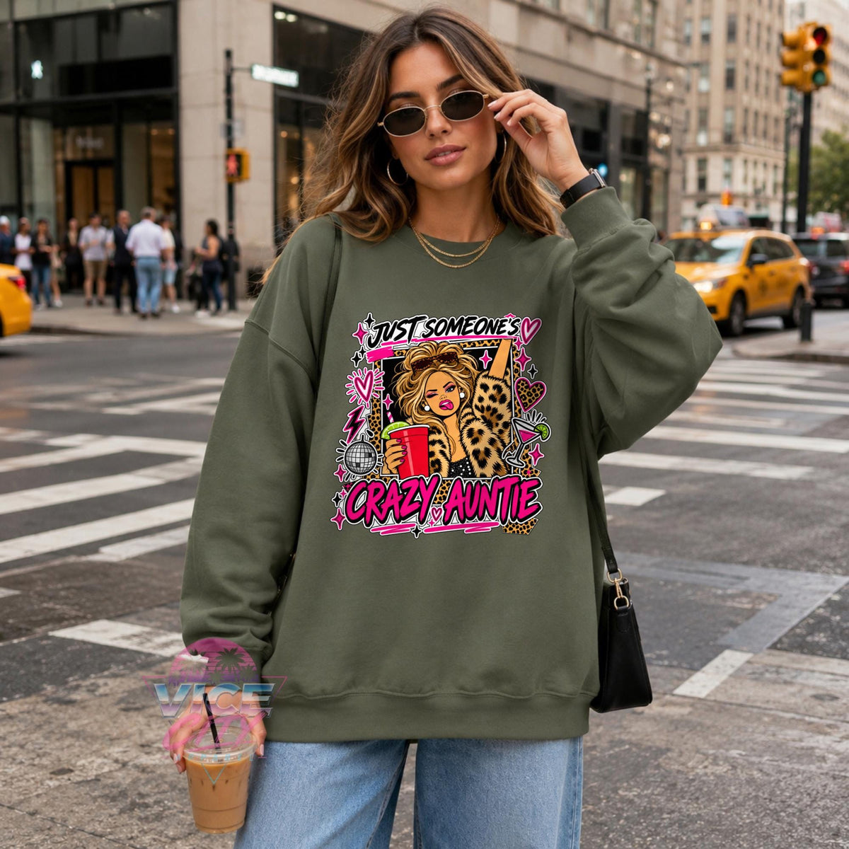 Just Someone's Crazy Auntie Sweatshirt, Funny Aunt Crewneck, Leopard Print Auntie Sweater, Retro Party Aunt Shirt, Cool Aunt Gift for Her