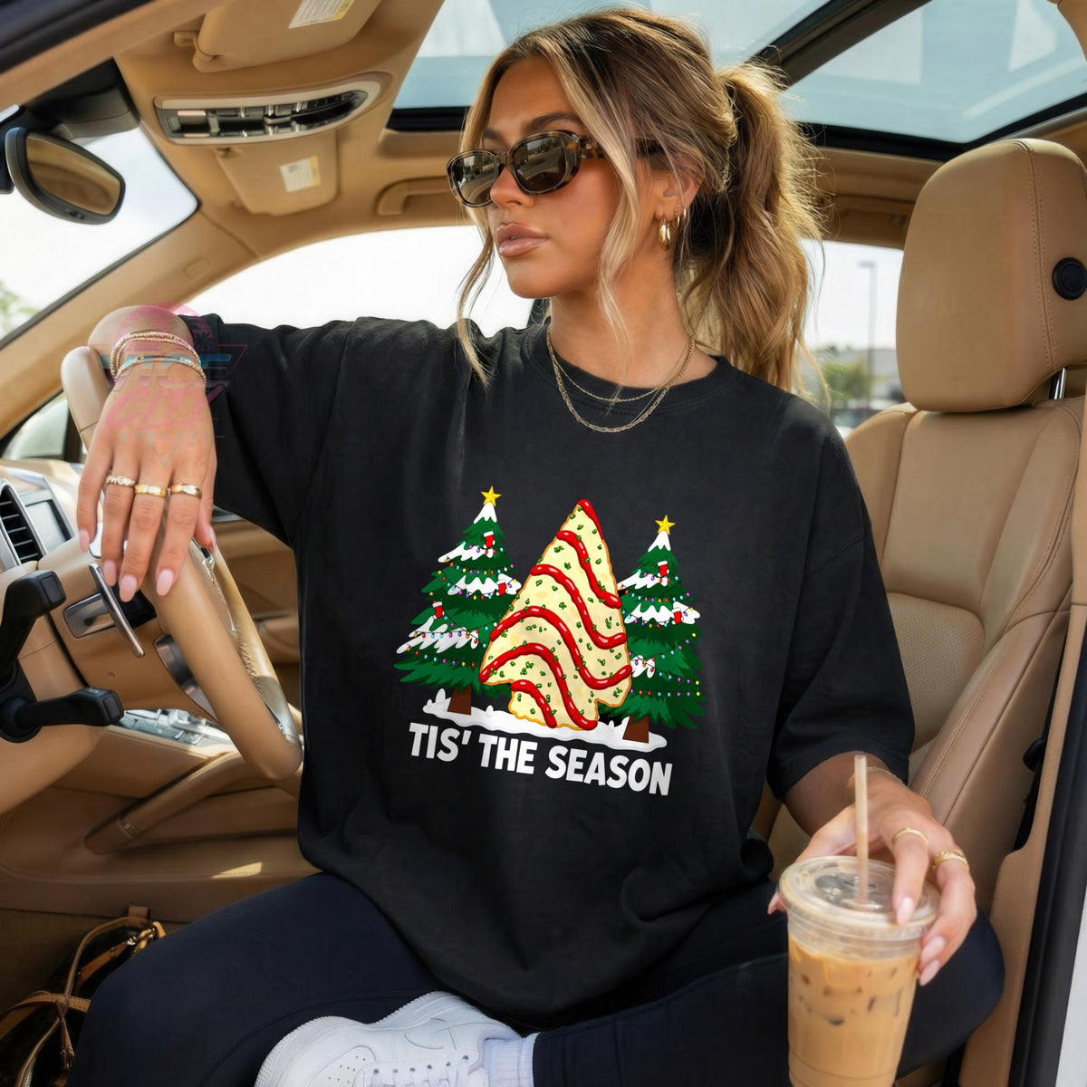 Tis The Season Christmas Tree Cake Shirt, Funny Christmas Snack Cake Tee, Retro Holiday T-Shirt, Comfort Colors Xmas Graphic Tee for Her